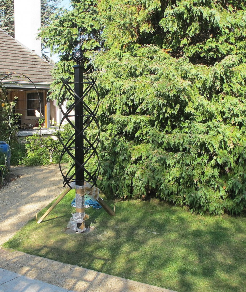 Carefully place Rose Pillar in position and prop with timber battens to secure.